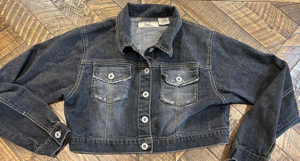 Defuze U.S.A. Brand Women's Dark Wash Cropped Denim Trucker Jacket